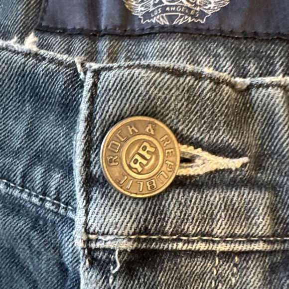 Vintage - Rock & Republic Jeans - Size 34x30 Button Down Distressed #721 - Picture 4 of 16